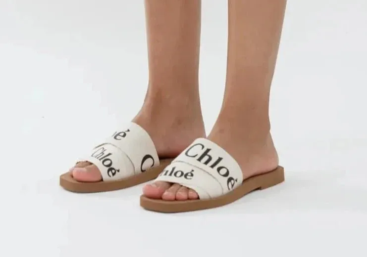 CHLOE WOODY FLAT MULE - WHITE