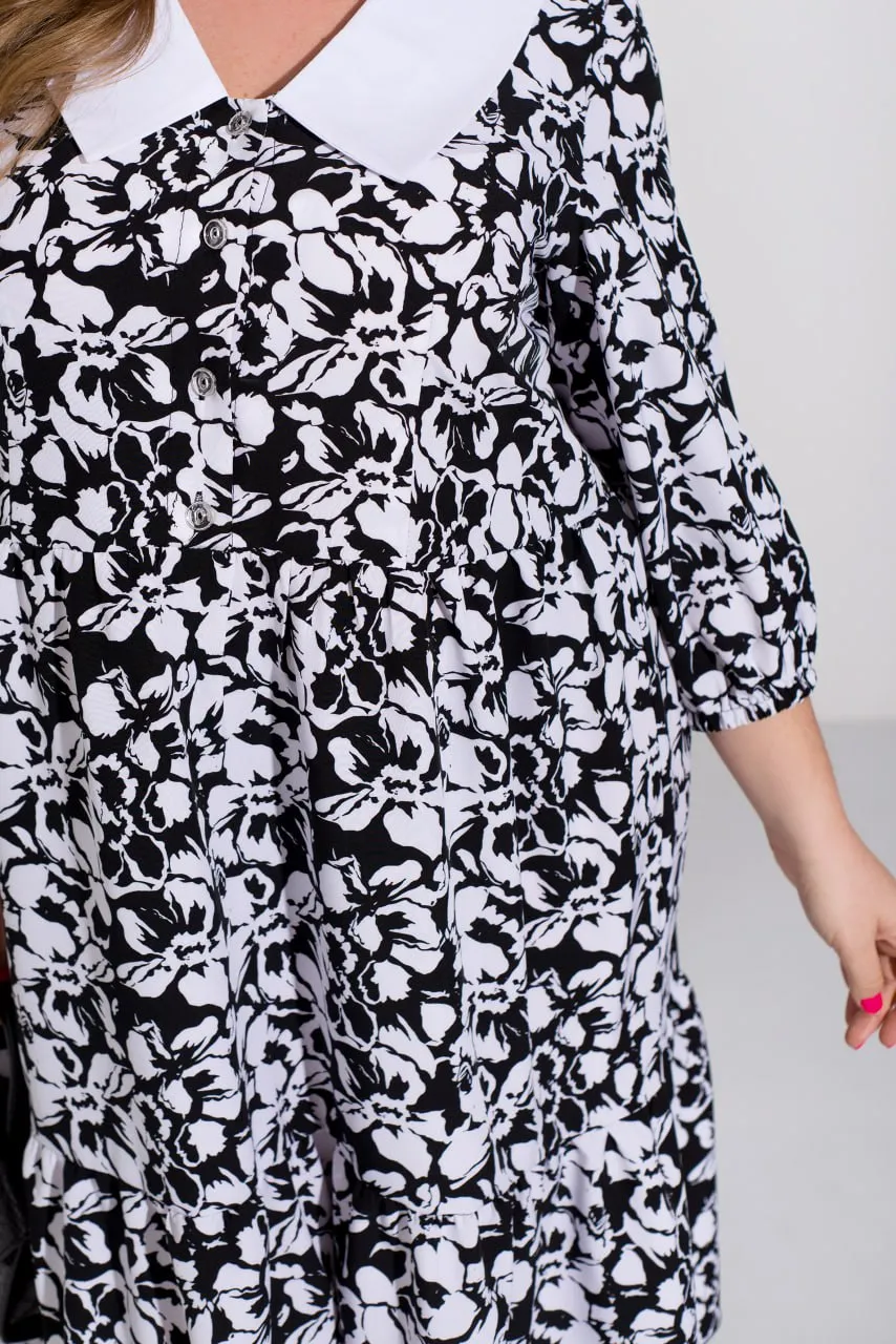 Dress with a loose fit made of soft fabric