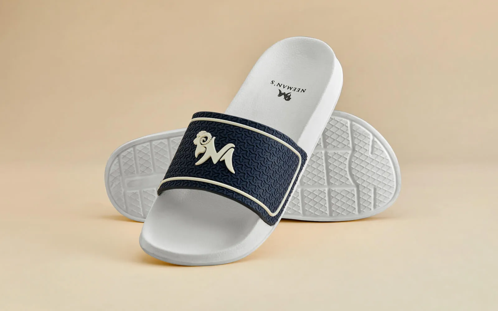 Signature Slides : Classic White-Denim