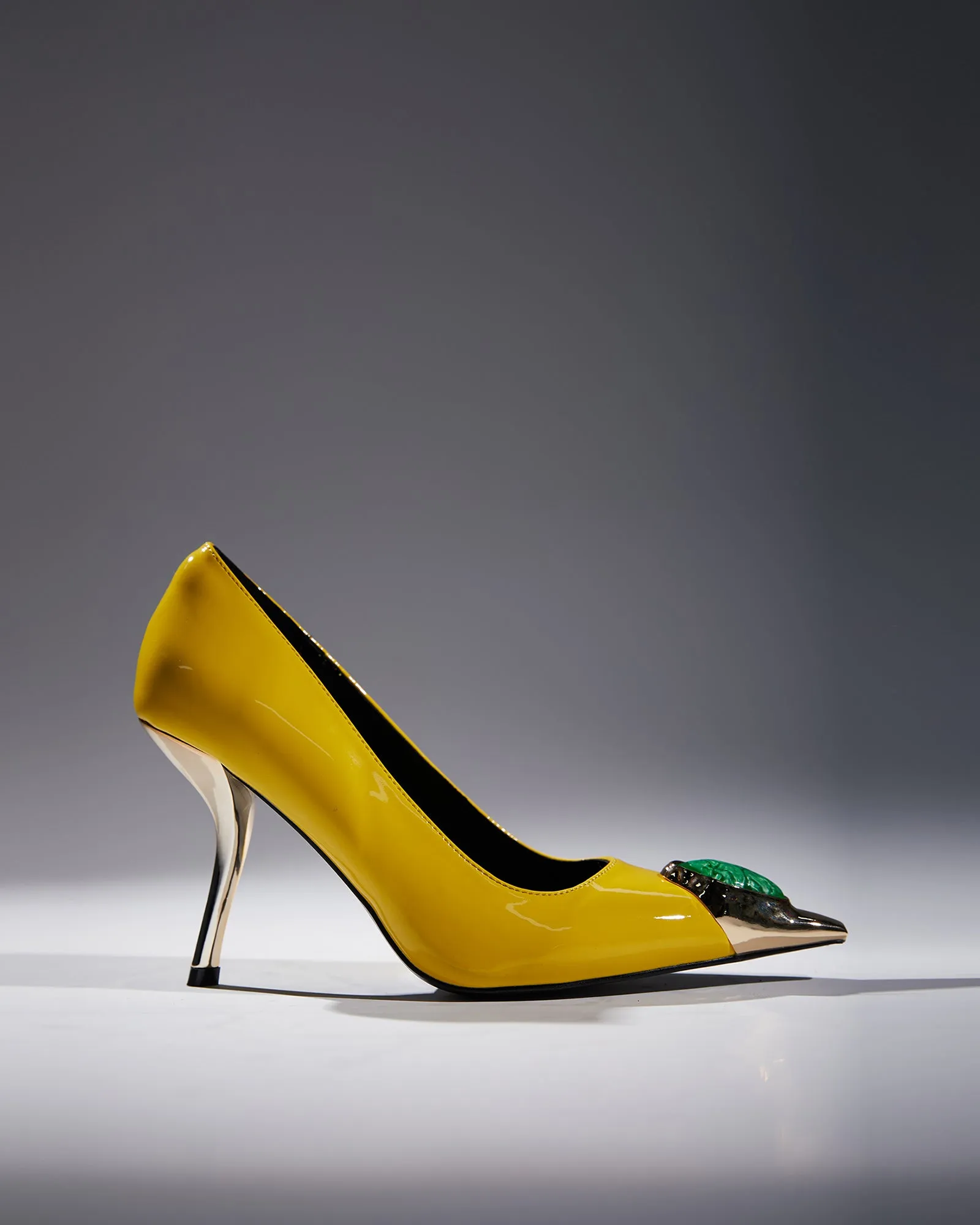 Xue Rhinestone Toe Pumps In Yellow